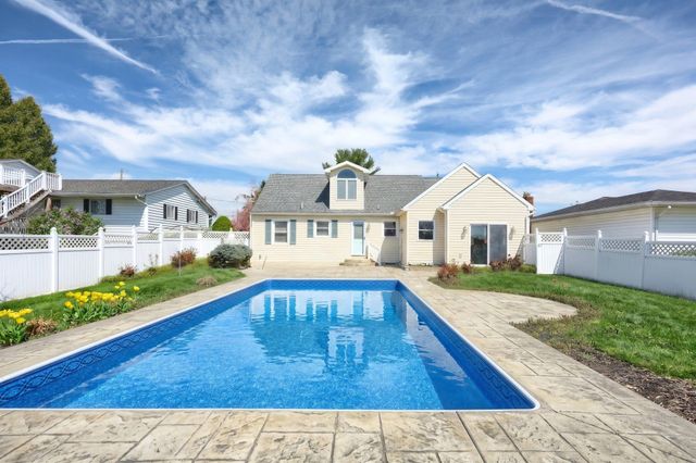 410 DILLER RD, Hanover, PA 17331