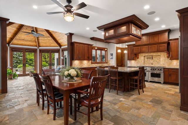 805 N Arlington Heights Road, Itasca, IL 60143