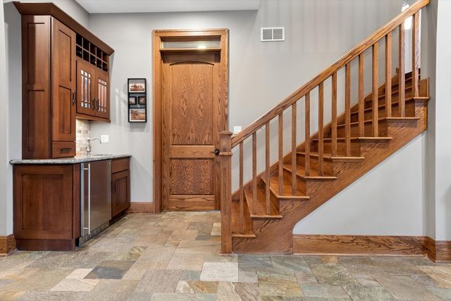 805 N Arlington Heights Road, Itasca, IL 60143