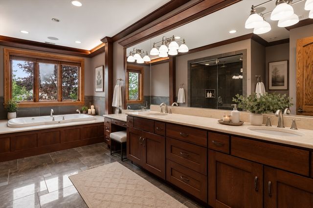 805 N Arlington Heights Road, Itasca, IL 60143