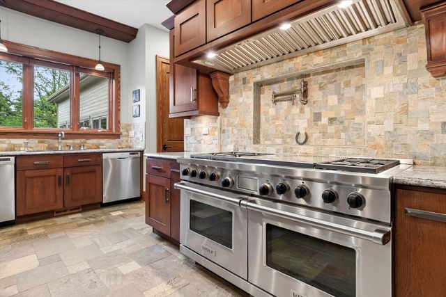 805 N Arlington Heights Road, Itasca, IL 60143