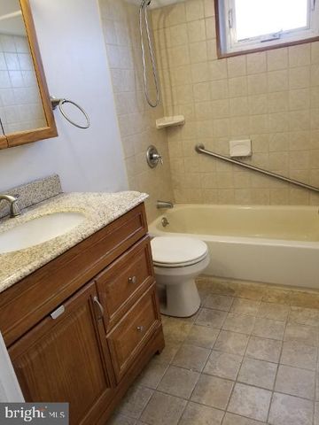 1308 DEANWOOD RD, Parkville, MD 21234