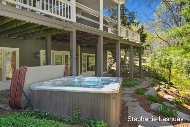 8250 Rum Creek Trail Ne, Cannon Twp, MI 49341