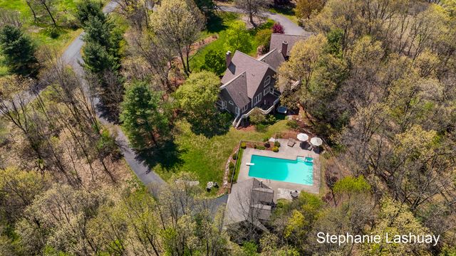 8250 Rum Creek Trail Ne, Cannon Twp, MI 49341