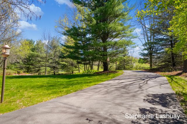 8250 Rum Creek Trail Ne, Cannon Twp, MI 49341