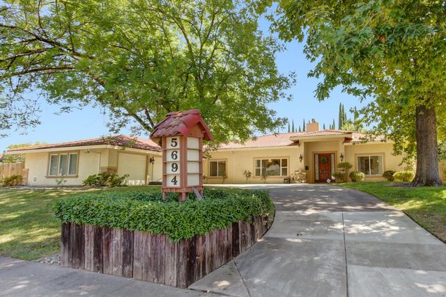 5694 Rolling Oak Dr., Sacramento, CA 95841