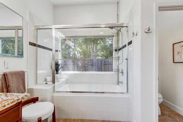 5694 Rolling Oak Dr., Sacramento, CA 95841