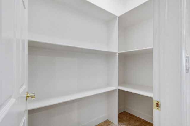 5694 Rolling Oak Dr., Sacramento, CA 95841