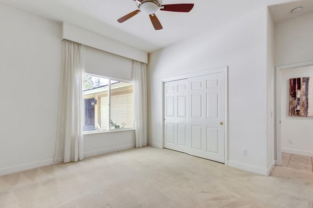 5694 Rolling Oak Dr., Sacramento, CA 95841