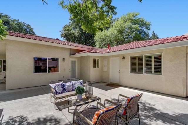 5694 Rolling Oak Dr., Sacramento, CA 95841