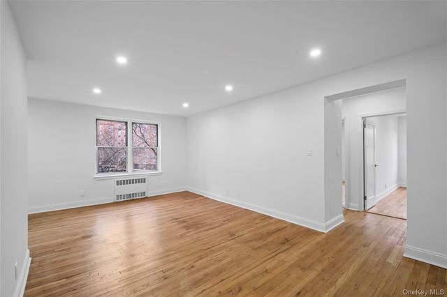 6535 Yellowstone Boulevard 2F, Forest Hills, NY 11375