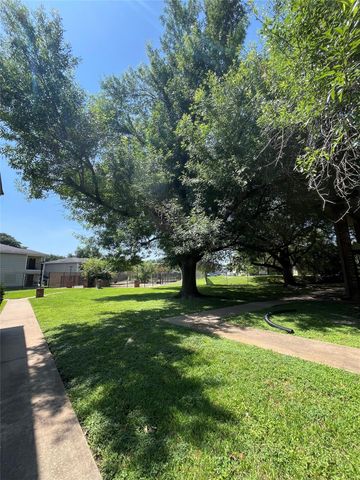 1705 Crossing PL 131, Austin, TX 78741