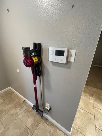 1705 Crossing PL 131, Austin, TX 78741