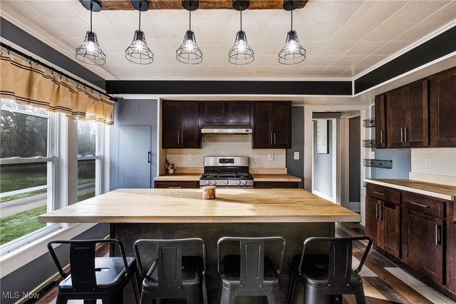 634 Bristol Champion Townline Road NE, Bristolville, OH 44402