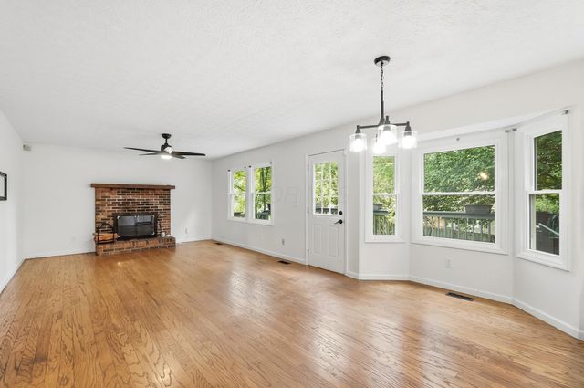 5203 Hickory Grove, Columbus, OH 43214