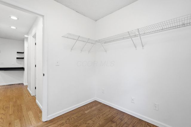 5203 Hickory Grove, Columbus, OH 43214