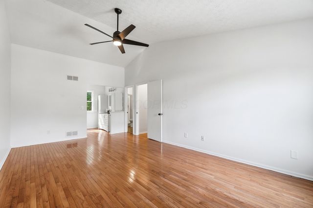 5203 Hickory Grove, Columbus, OH 43214