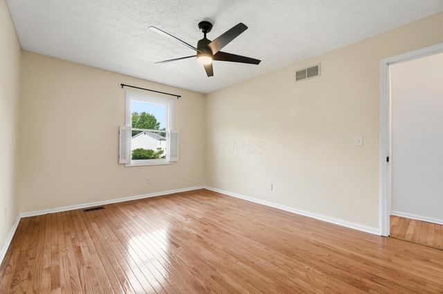 5203 Hickory Grove, Columbus, OH 43214