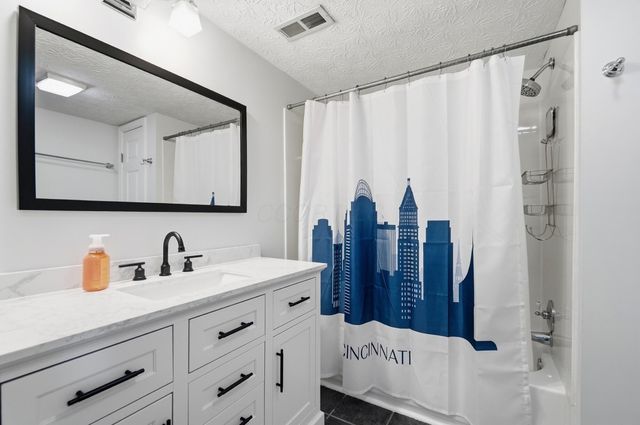 5203 Hickory Grove, Columbus, OH 43214