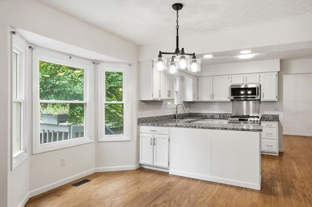 5203 Hickory Grove, Columbus, OH 43214