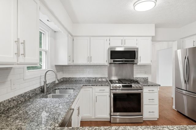 5203 Hickory Grove, Columbus, OH 43214