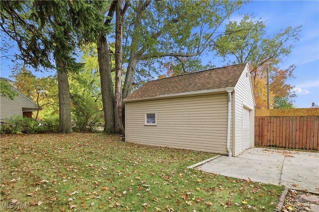 25550 Glenbrook Boulevard, Euclid, OH 44117