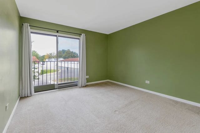 175 N Waters Edge Drive 201, Glendale Heights, IL 60139