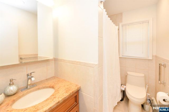 8-51 Henderson Boulevard, Fair Lawn, NJ 07410