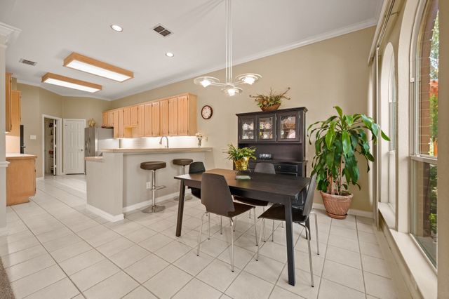 7626 Lakecrest Circle, Irving, TX 75063