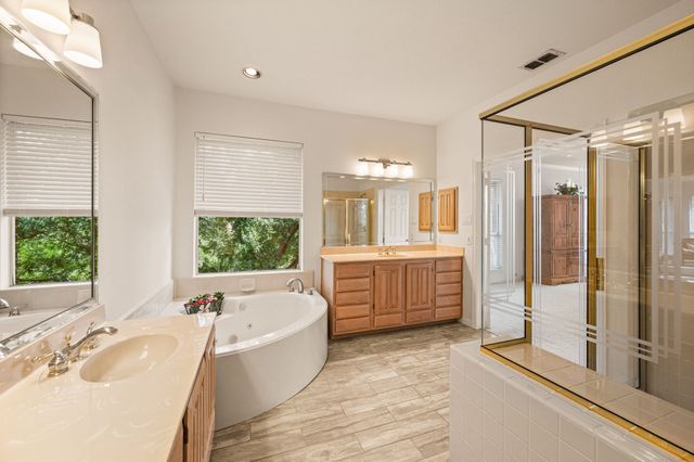 7626 Lakecrest Circle, Irving, TX 75063