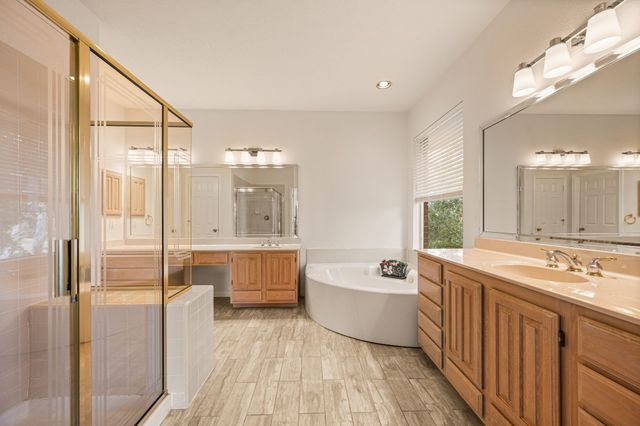 7626 Lakecrest Circle, Irving, TX 75063