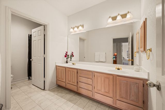 7626 Lakecrest Circle, Irving, TX 75063