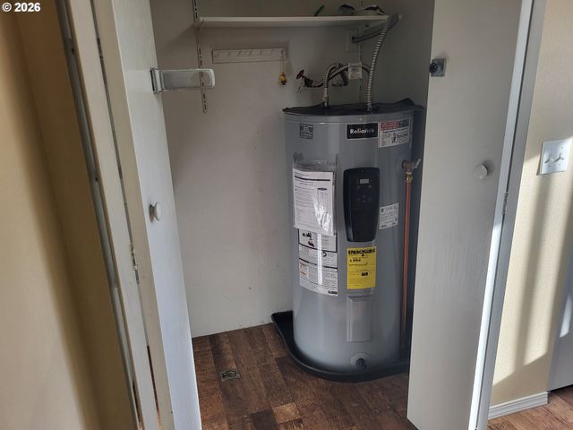 963 CROCKER St, Coos Bay, OR 97420