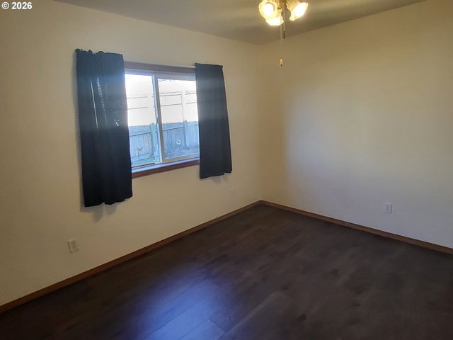 963 CROCKER St, Coos Bay, OR 97420