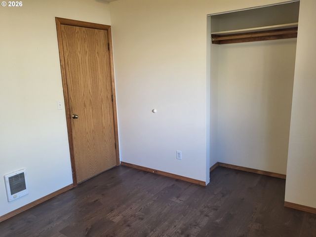 963 CROCKER St, Coos Bay, OR 97420