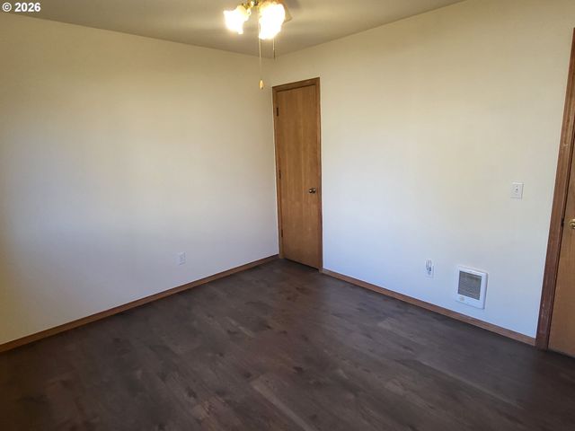 963 CROCKER St, Coos Bay, OR 97420