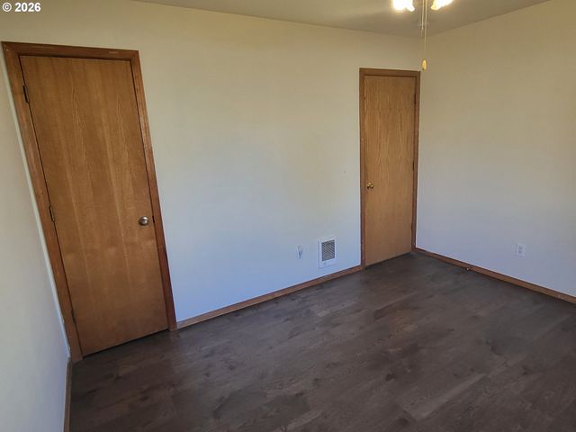 963 CROCKER St, Coos Bay, OR 97420