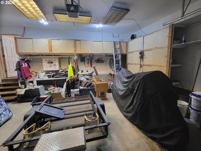 963 CROCKER St, Coos Bay, OR 97420