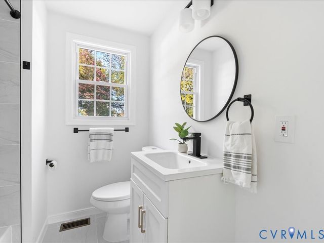 807 Hamilton Ave, Colonial Heights, VA 23834