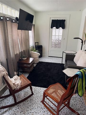 721 Ballantyne Road, Syracuse, NY 13207