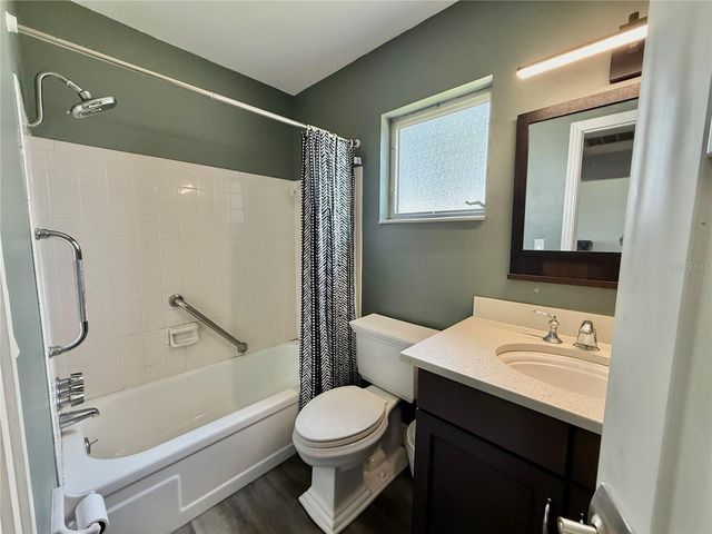 2217 HOPKINS DRIVE W, Bradenton, FL 34207