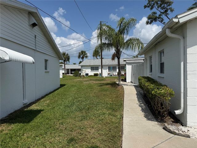 2217 HOPKINS DRIVE W, Bradenton, FL 34207