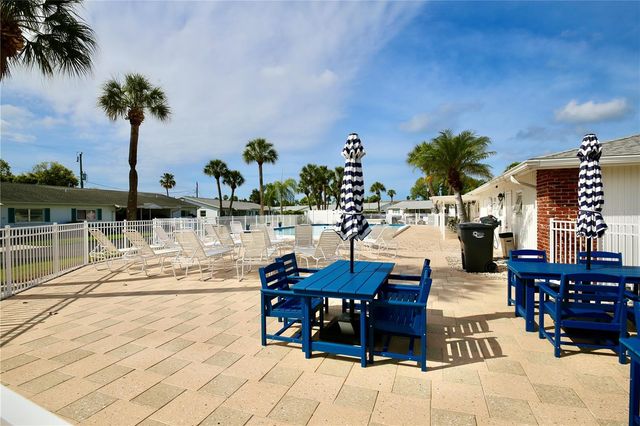 2217 HOPKINS DRIVE W, Bradenton, FL 34207