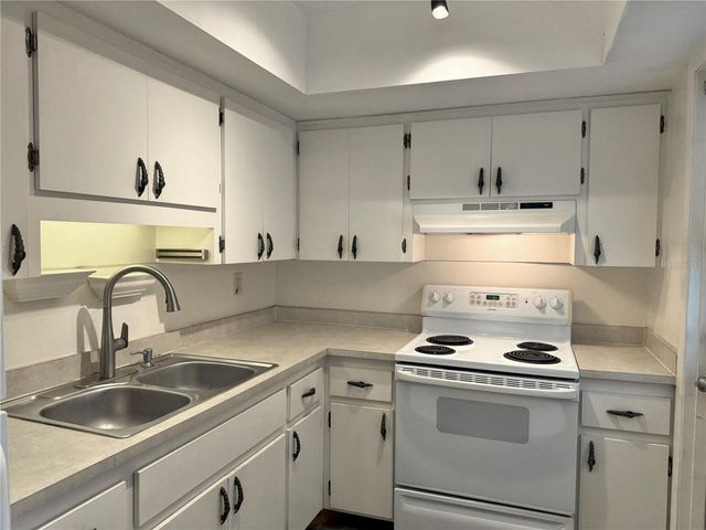 2217 HOPKINS DRIVE W, Bradenton, FL 34207