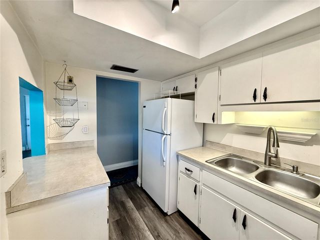 2217 HOPKINS DRIVE W, Bradenton, FL 34207