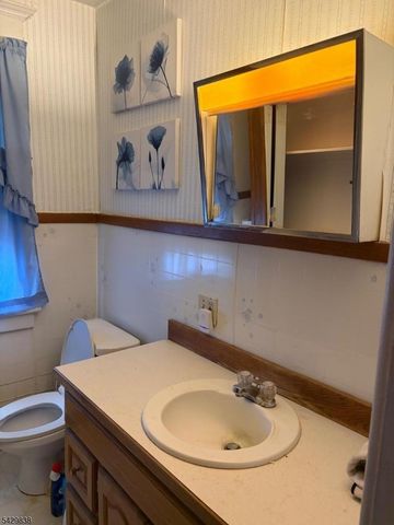 65 Schultz Ave, Phillipsburg Town, NJ 08865