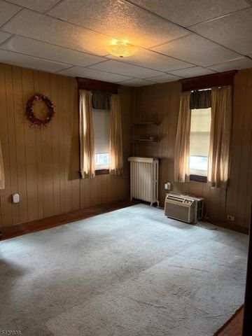65 Schultz Ave, Phillipsburg Town, NJ 08865