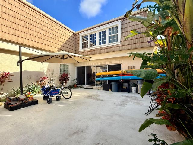 11584 Winchester Drive, Palm Beach Gardens, FL 33410