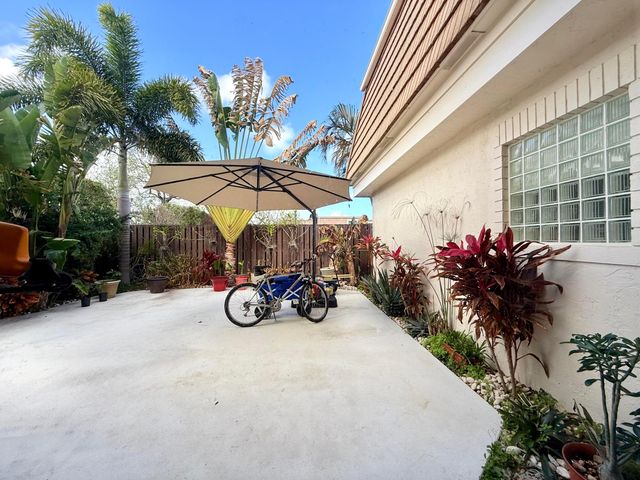 11584 Winchester Drive, Palm Beach Gardens, FL 33410