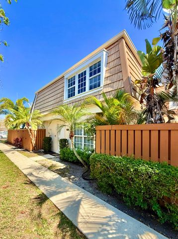11584 Winchester Drive, Palm Beach Gardens, FL 33410